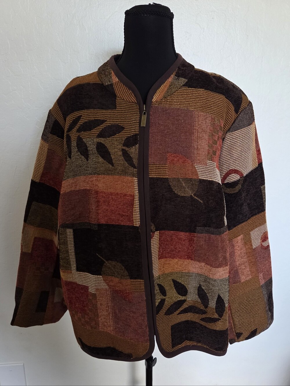 Dressbarn Woman 2X Zip Up Jacket Patchwork Of Geometric And Leaf Motifs Fall